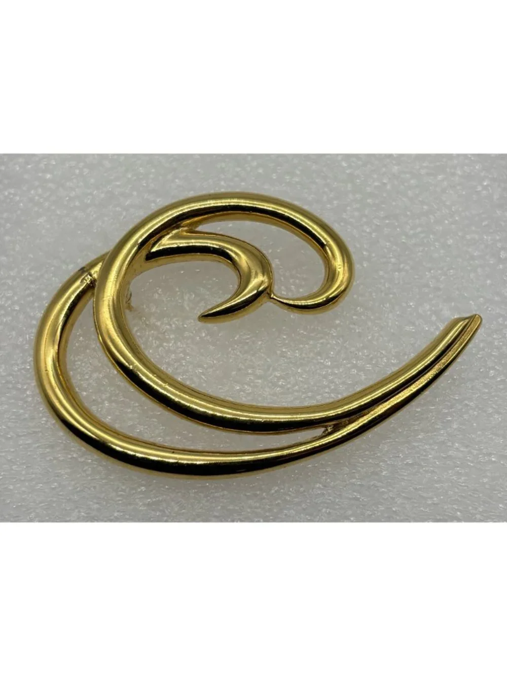 Vintage Trifari Double Waves Swirl Curl Brooch Pin Polished Gold Tone and Signed